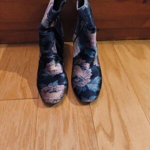 Hippie Laundry Floral Ankle Boots in Navy and Pink